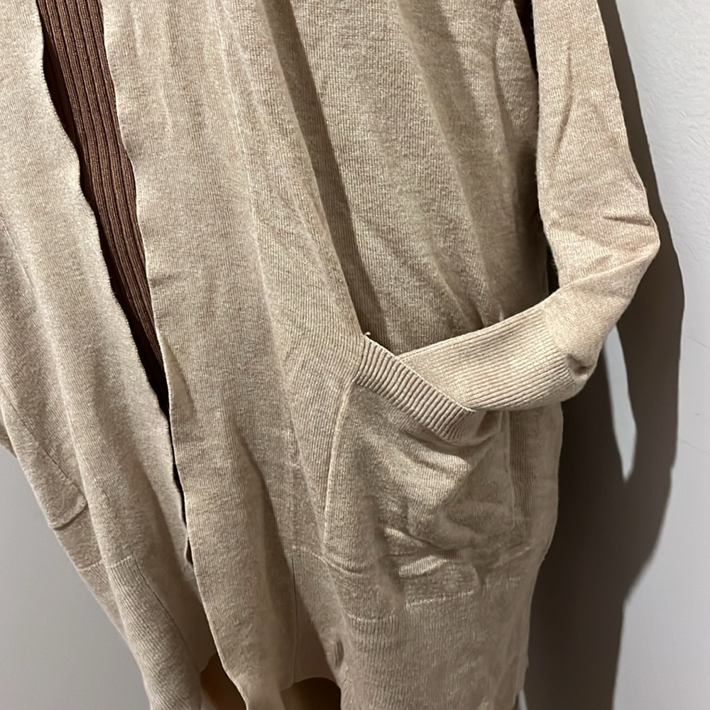Cardigan - Picture 2 of 4